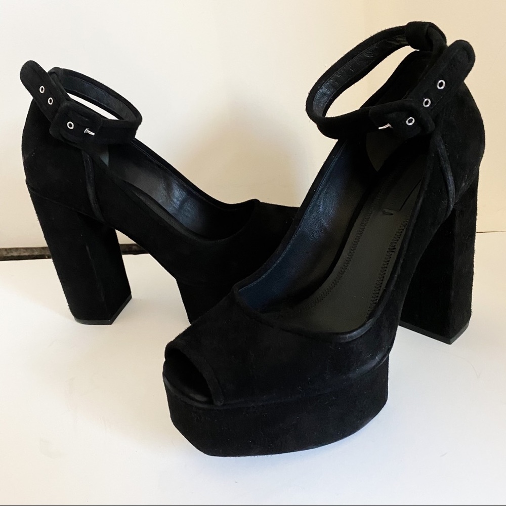 SALE🚨 Alexander Wang Aika Suede Platform Pumps